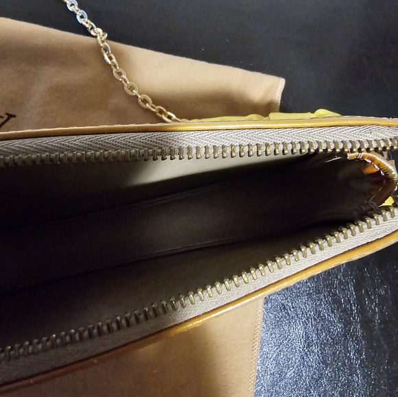 LOUIS VUITTON Monogram Vernis Lexington Accessory Pouch Gold M91010 (painted) - Picture 8 of 16